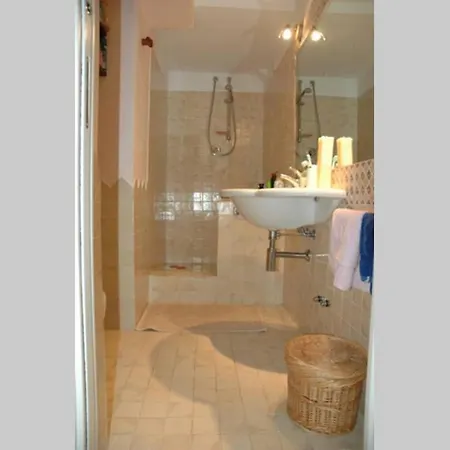 别墅 Oleandri 罗通多港